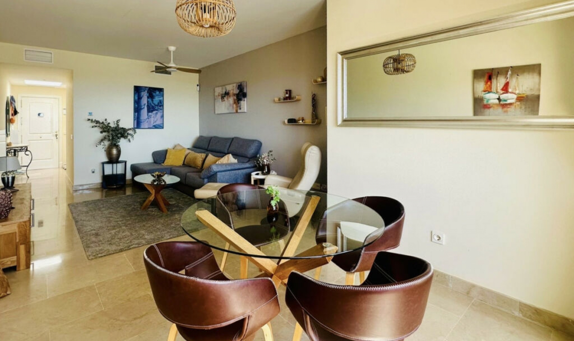 Resale - Apartment -
La Duquesa