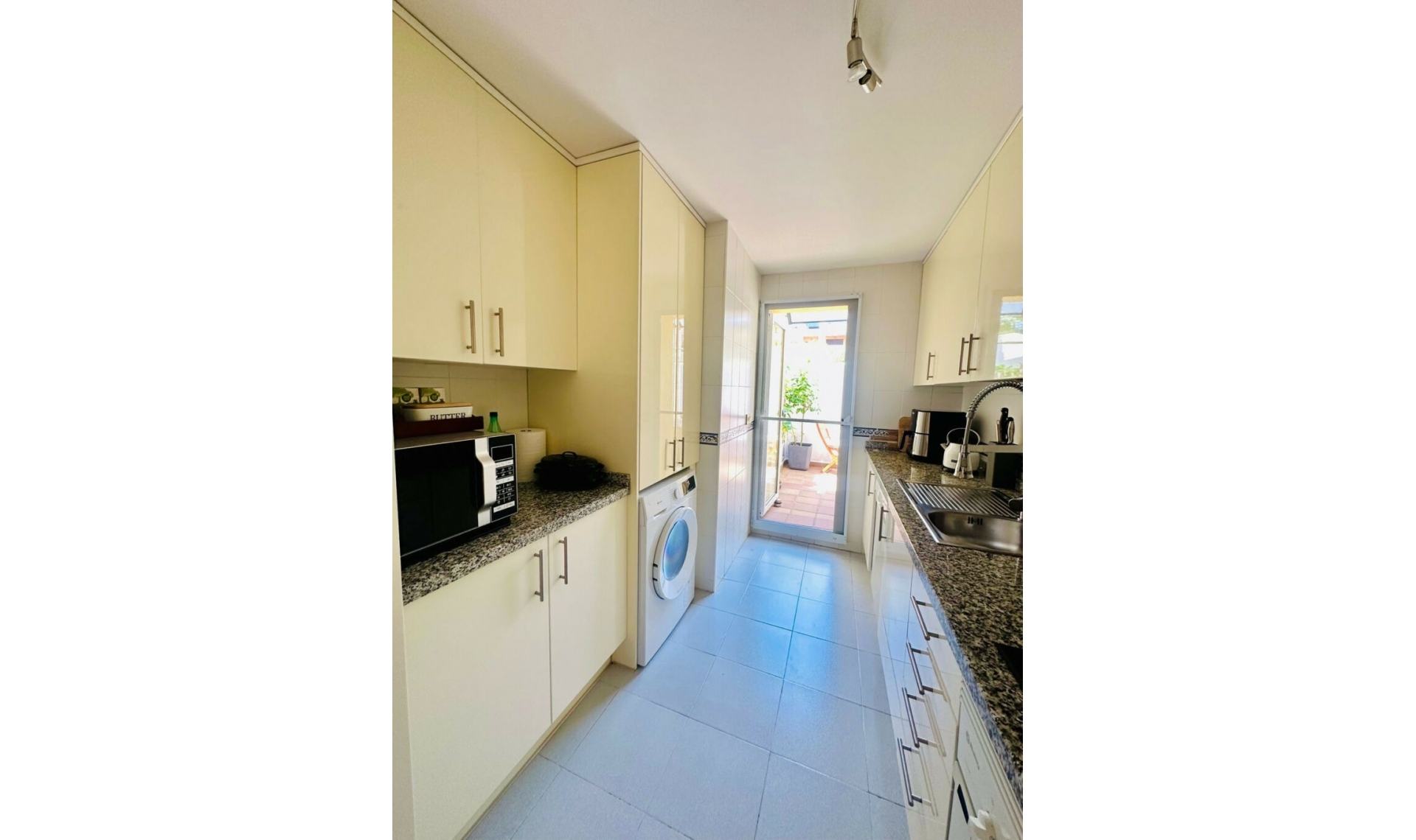 Resale - Apartment -
La Duquesa