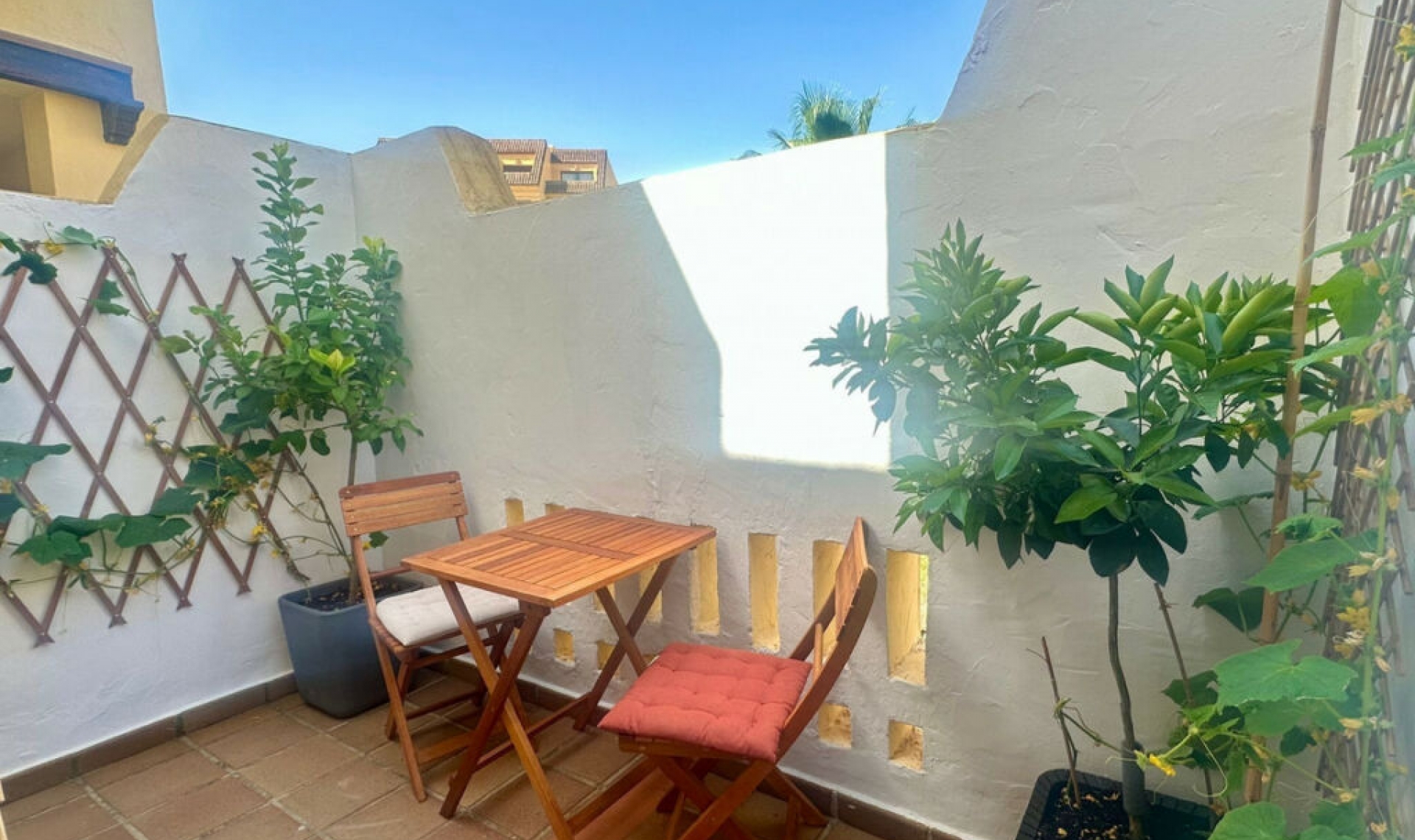 Resale - Apartment -
La Duquesa