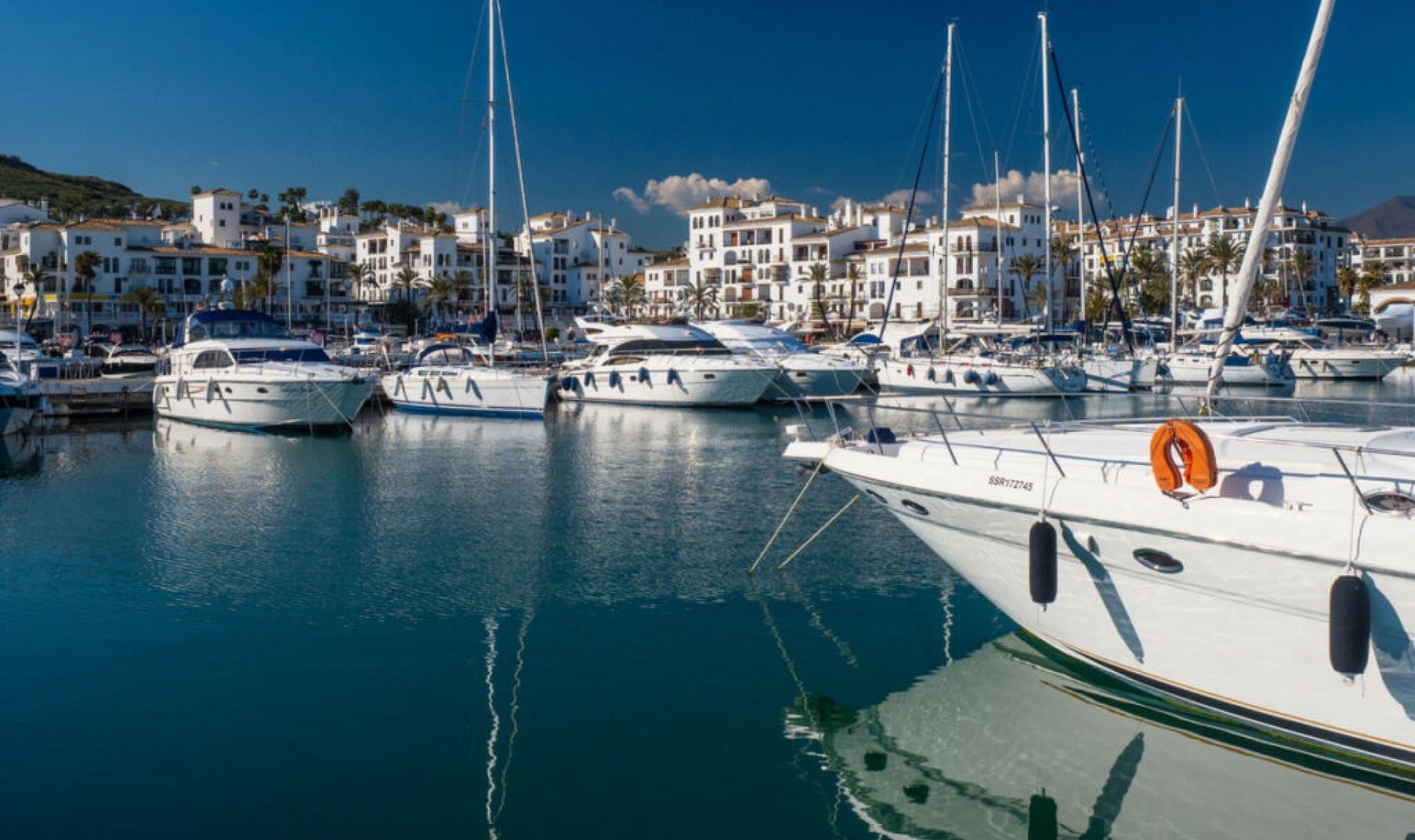 Resale - Apartment -
La Duquesa