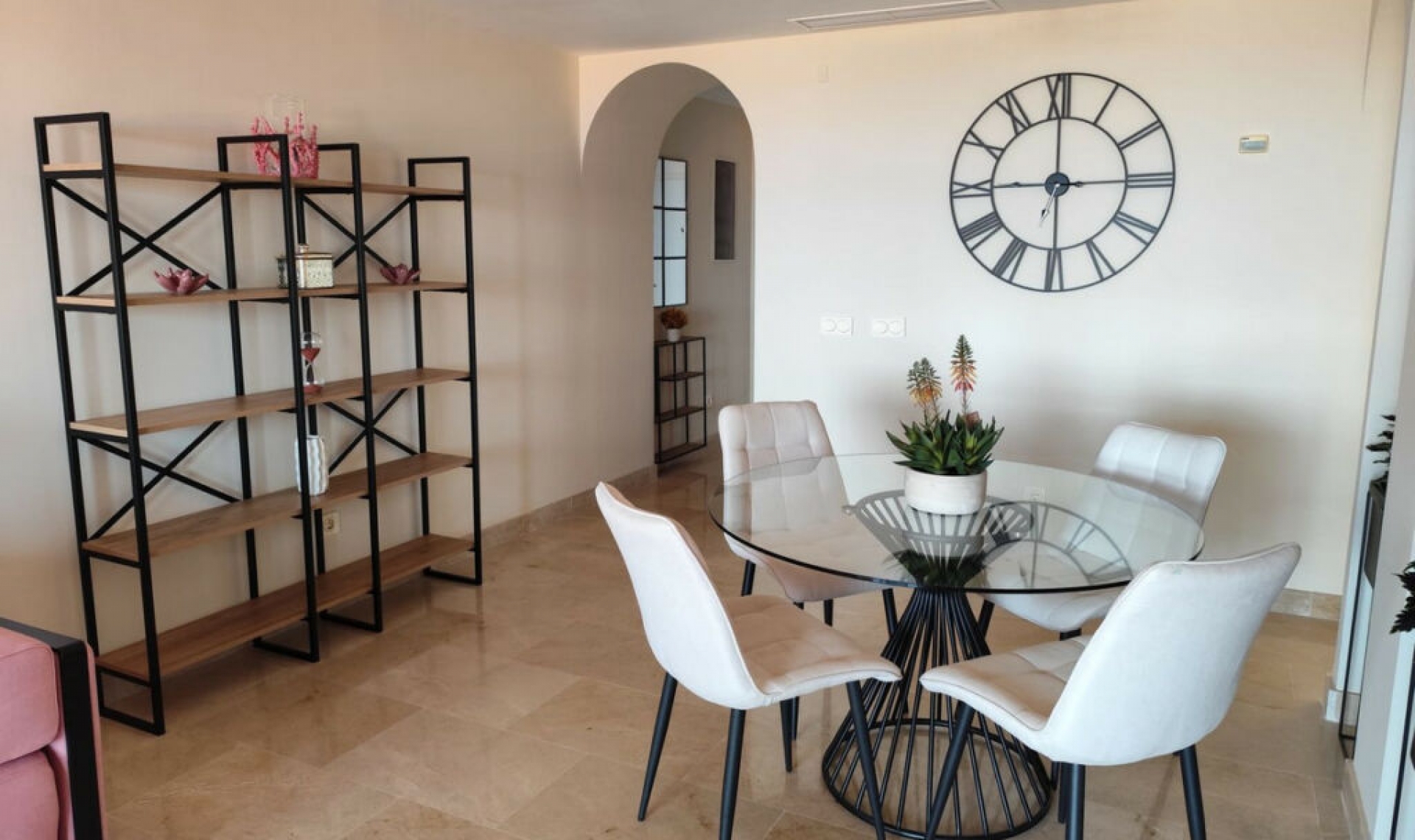 Resale - Apartment -
La Duquesa