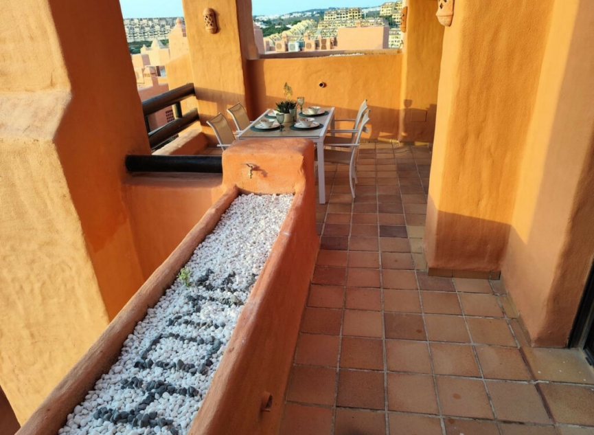 Resale - Apartment -
La Duquesa