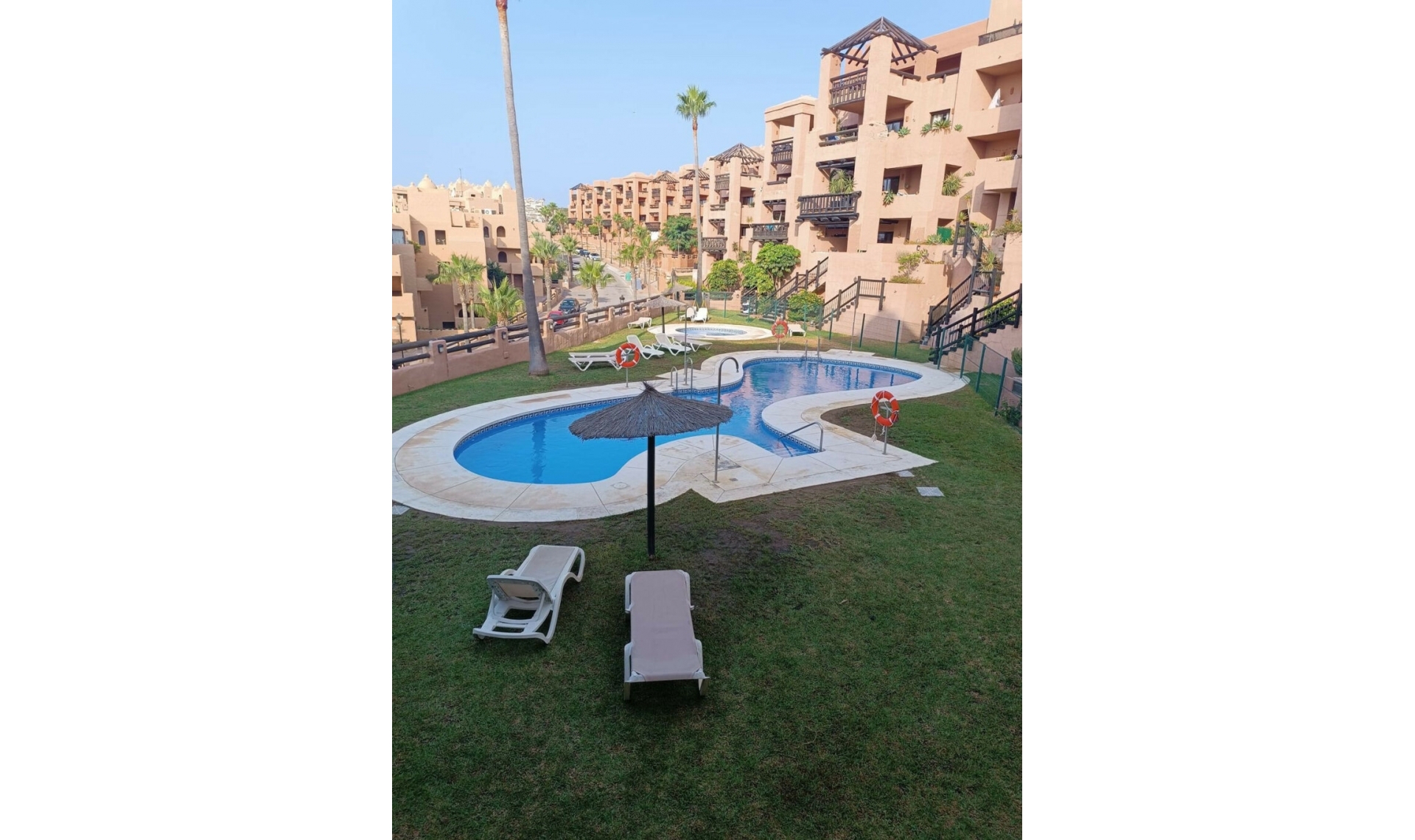 Resale - Apartment -
La Duquesa