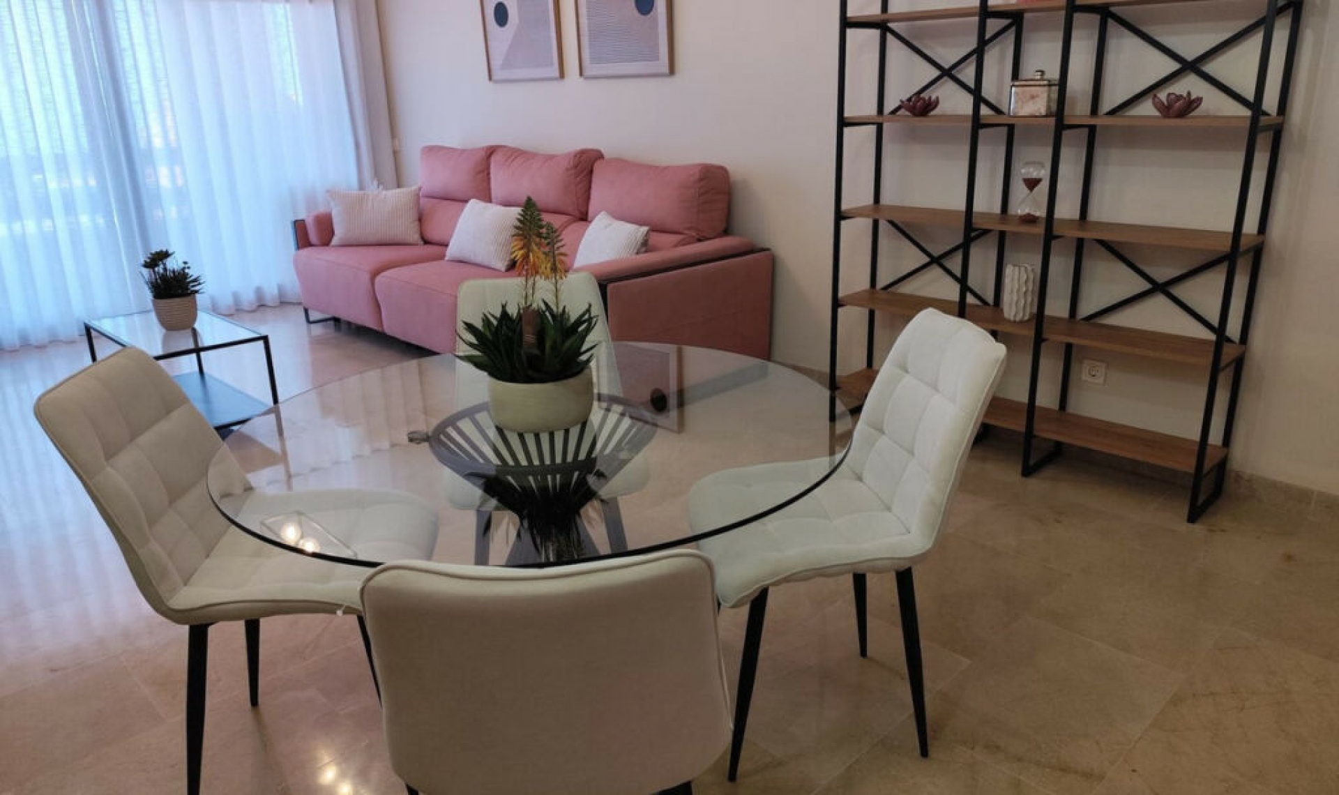 Resale - Apartment -
La Duquesa