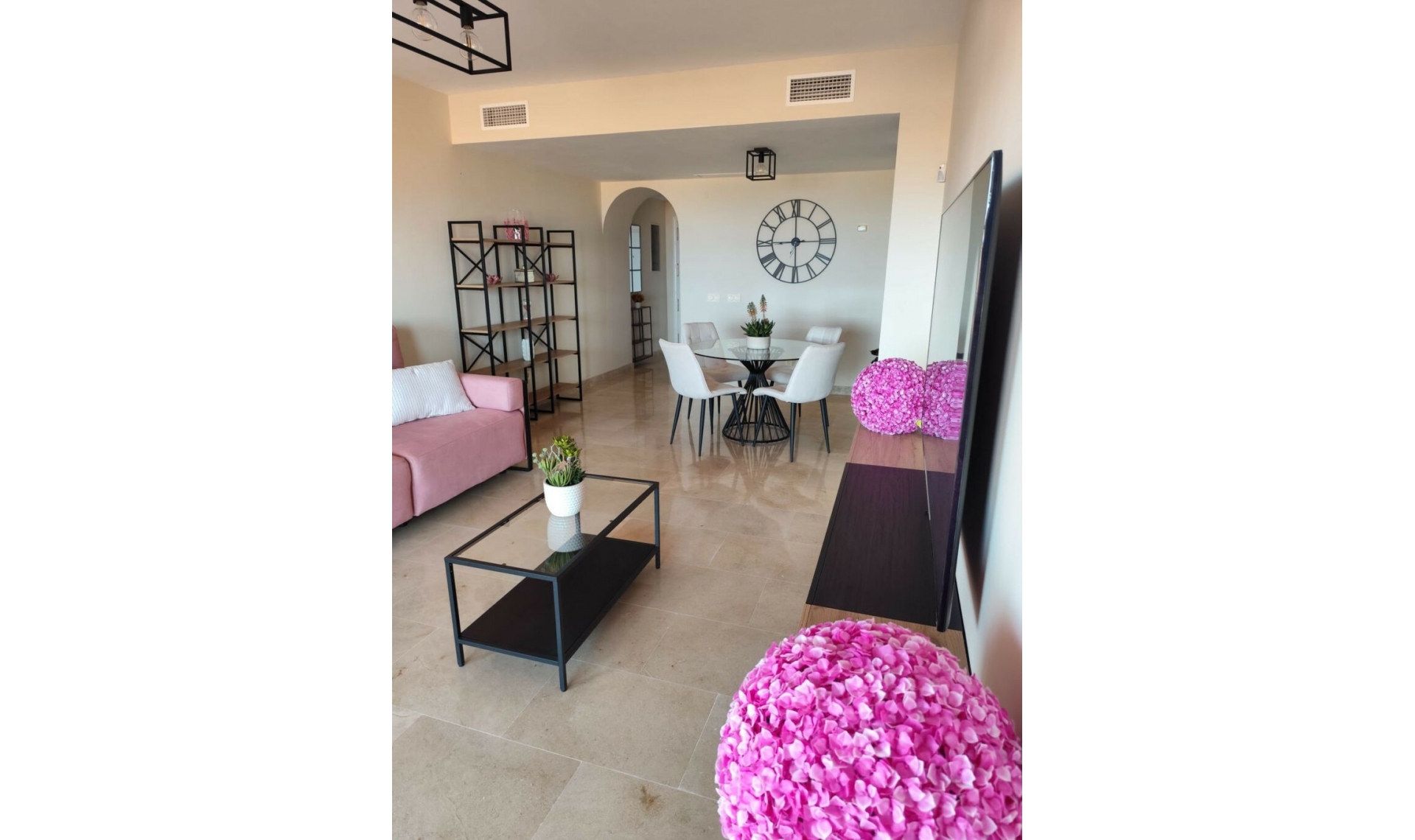 Resale - Apartment -
La Duquesa