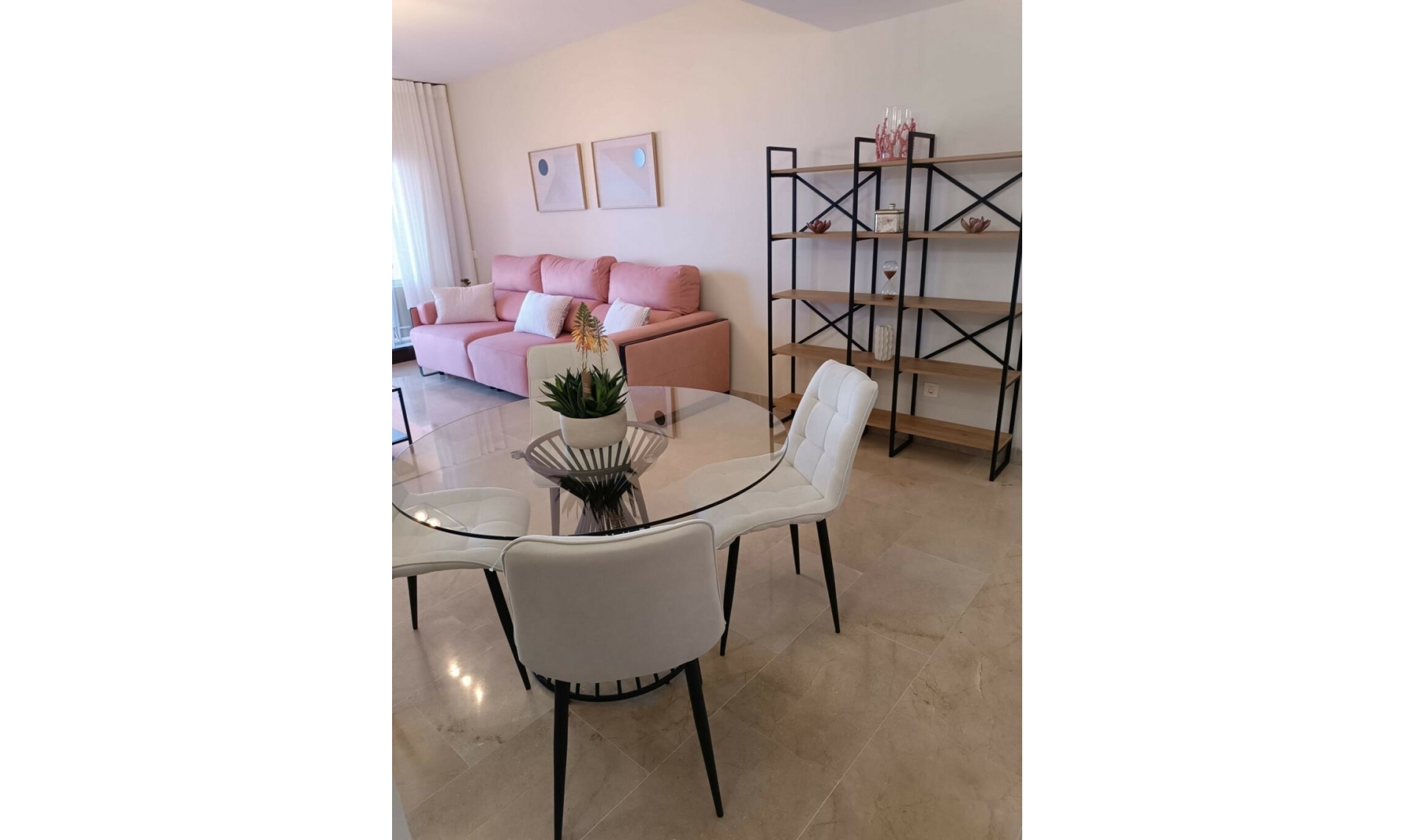 Resale - Apartment -
La Duquesa