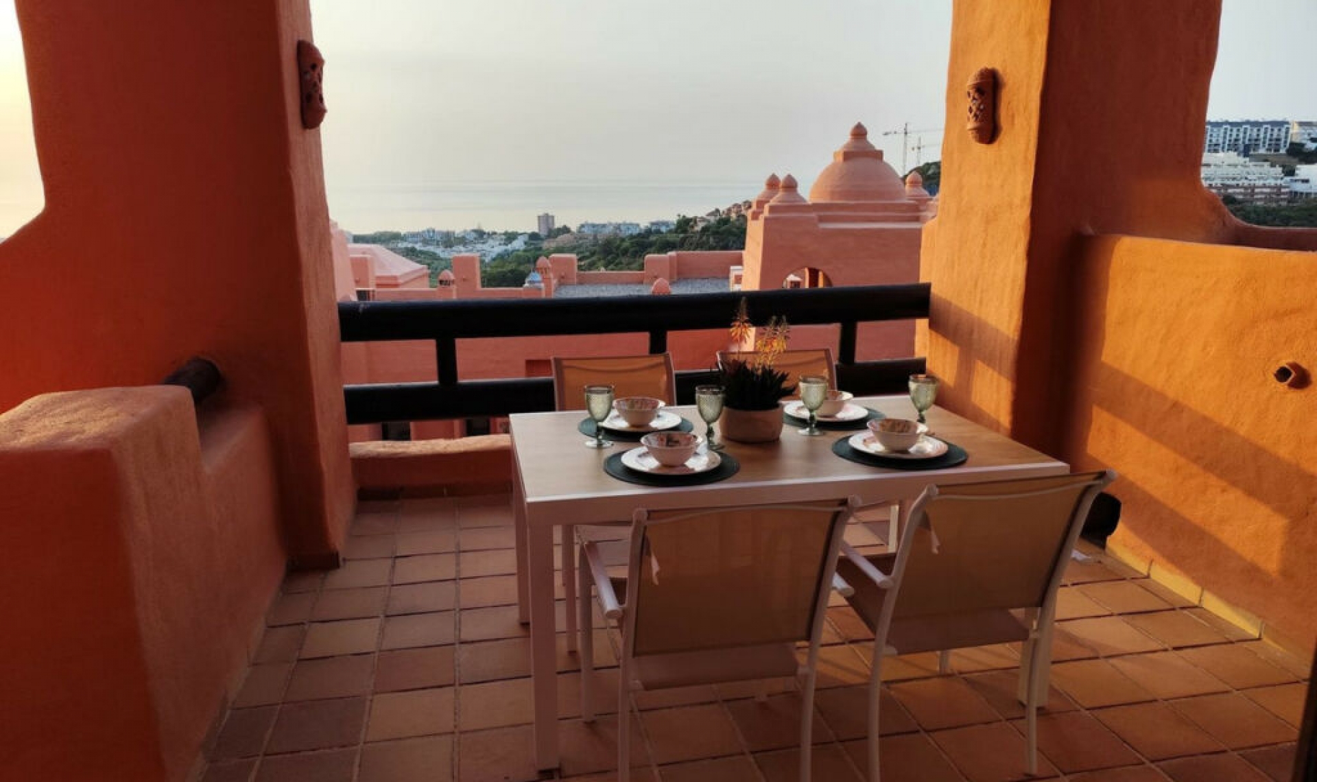 Resale - Apartment -
La Duquesa