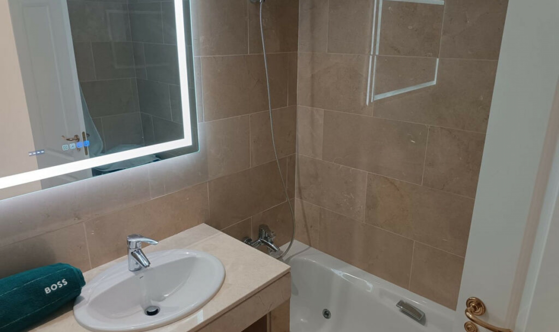 Resale - Apartment -
La Duquesa