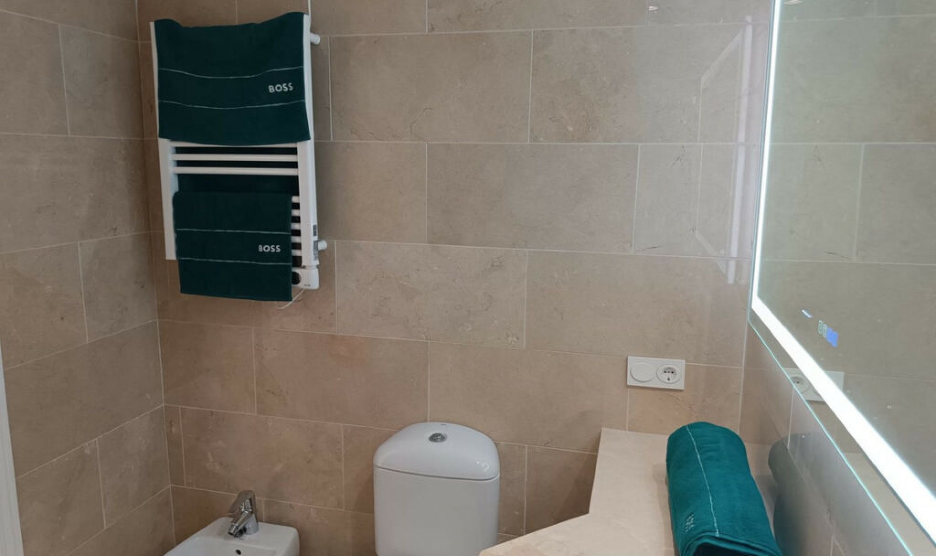 Resale - Apartment -
La Duquesa