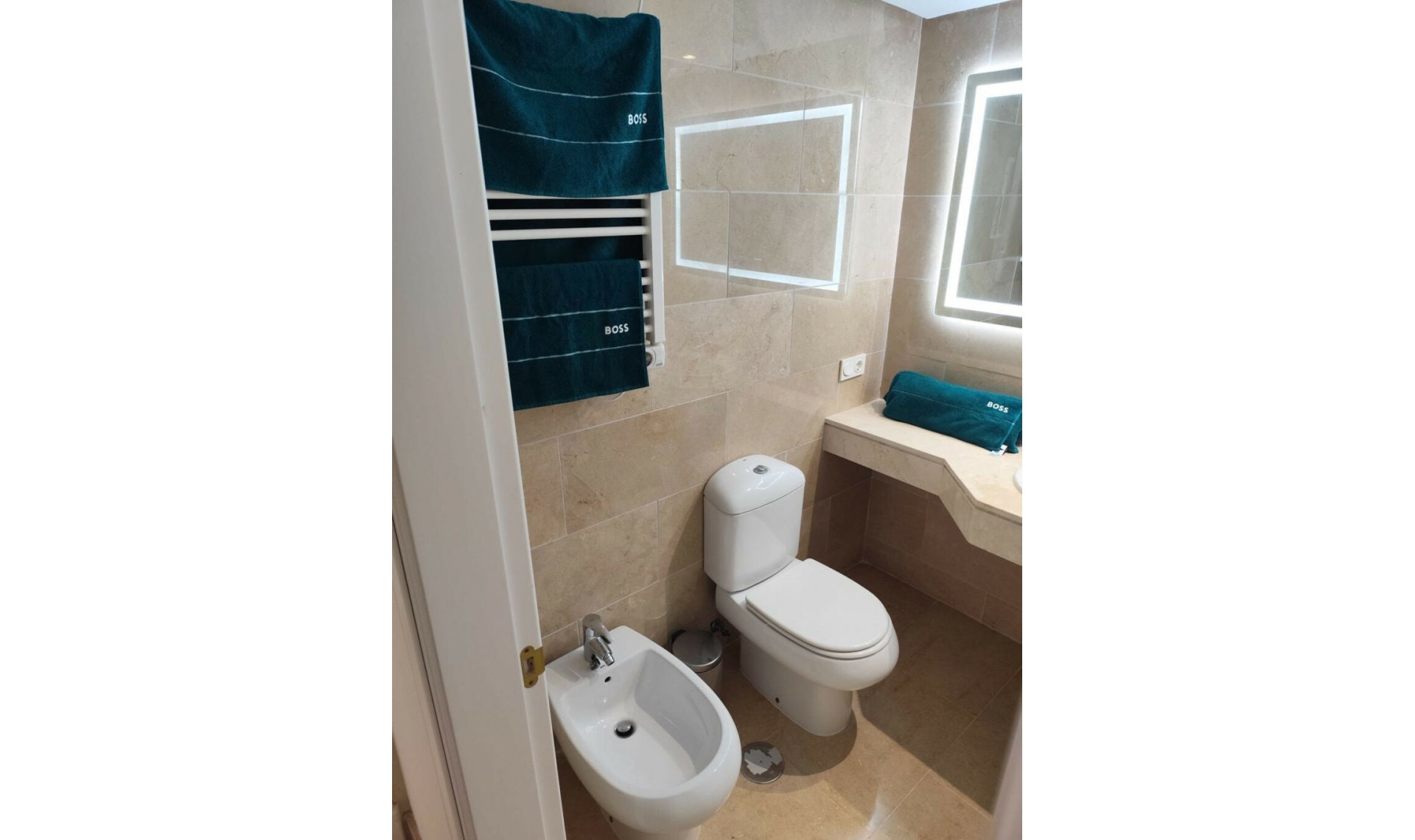 Resale - Apartment -
La Duquesa