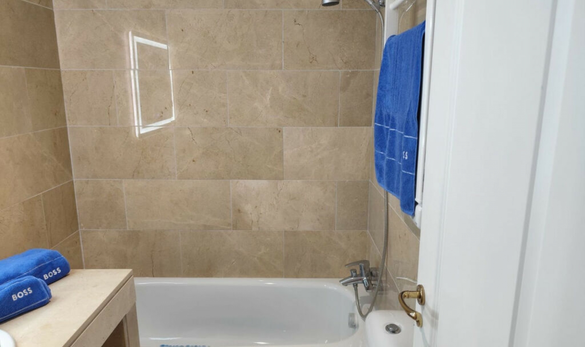 Resale - Apartment -
La Duquesa