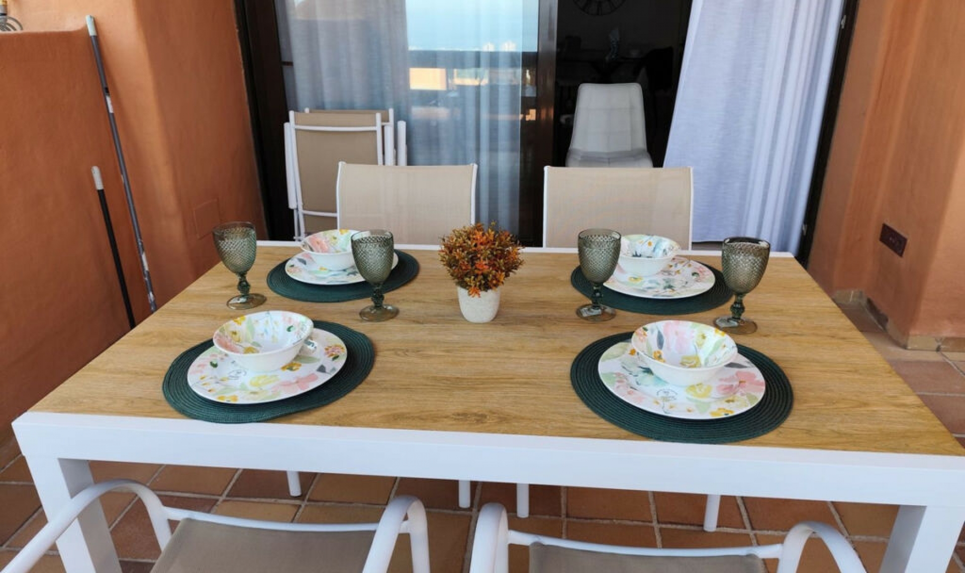 Resale - Apartment -
La Duquesa