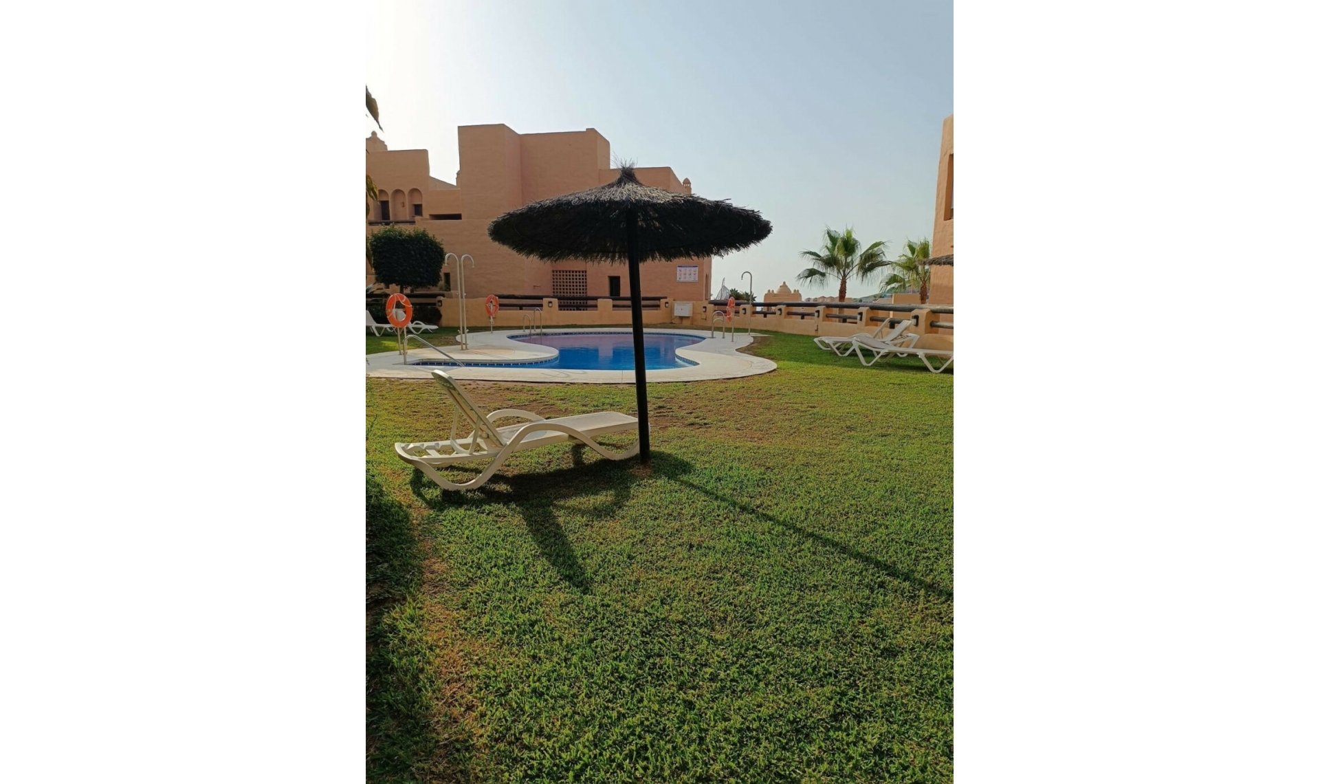 Resale - Apartment -
La Duquesa