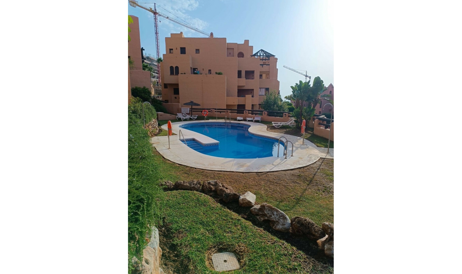 Resale - Apartment -
La Duquesa