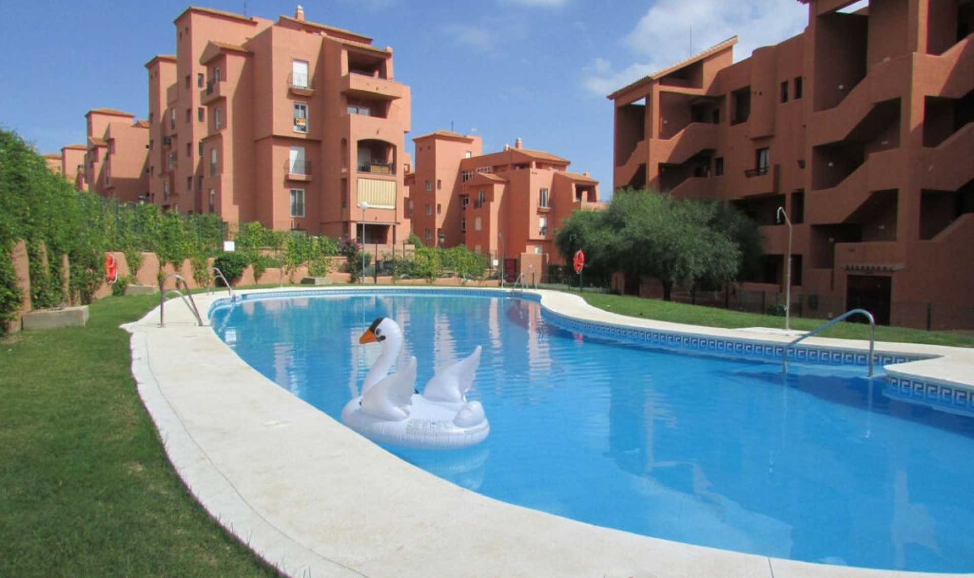 Resale - Apartment -
La Duquesa
