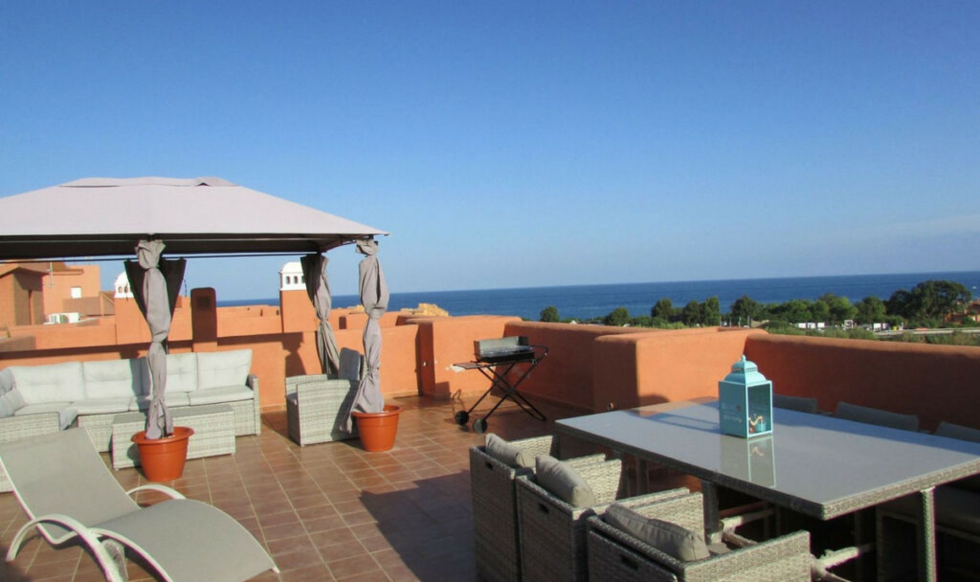 Resale - Apartment -
La Duquesa