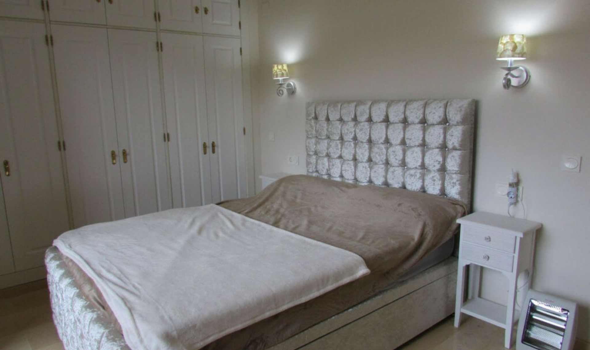 Resale - Apartment -
La Duquesa