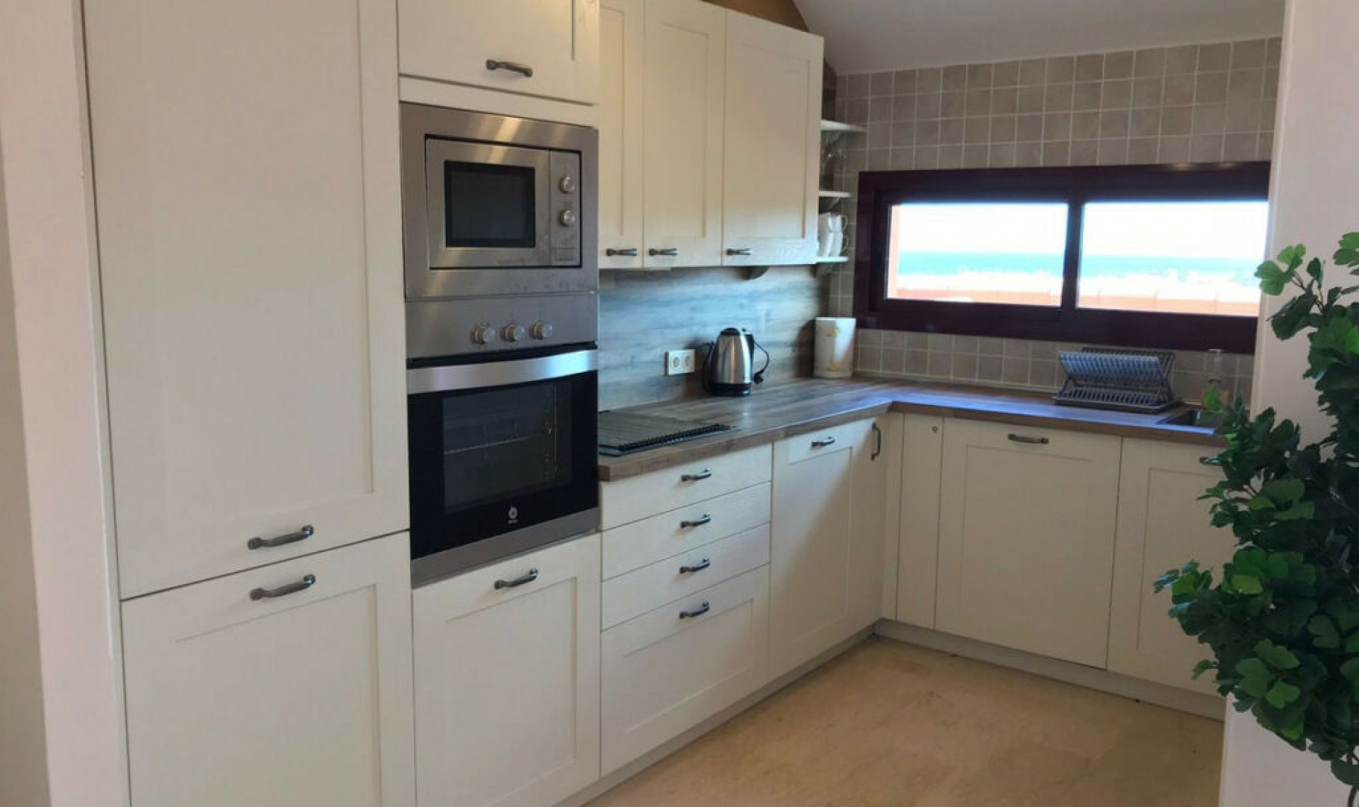 Resale - Apartment -
La Duquesa