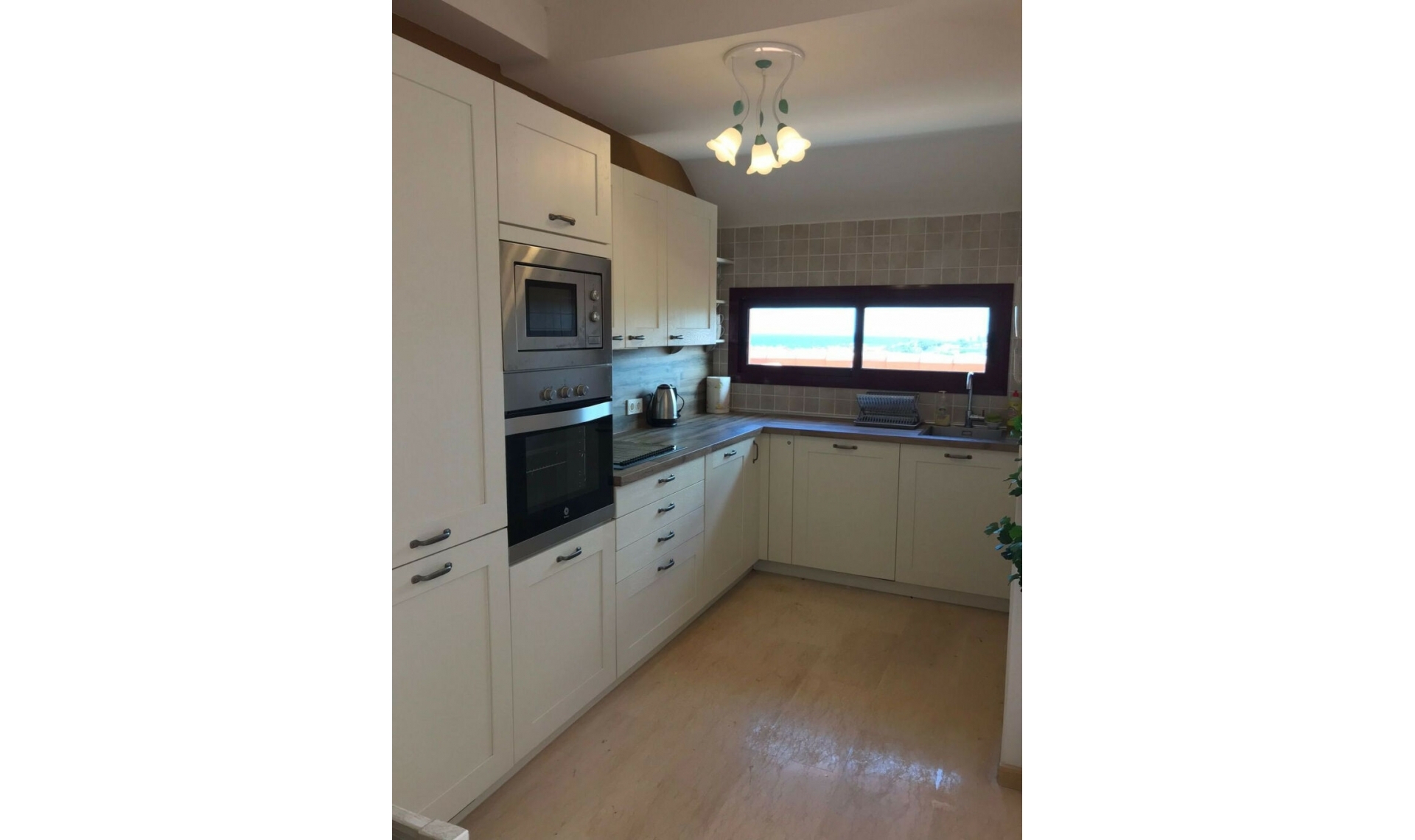 Resale - Apartment -
La Duquesa