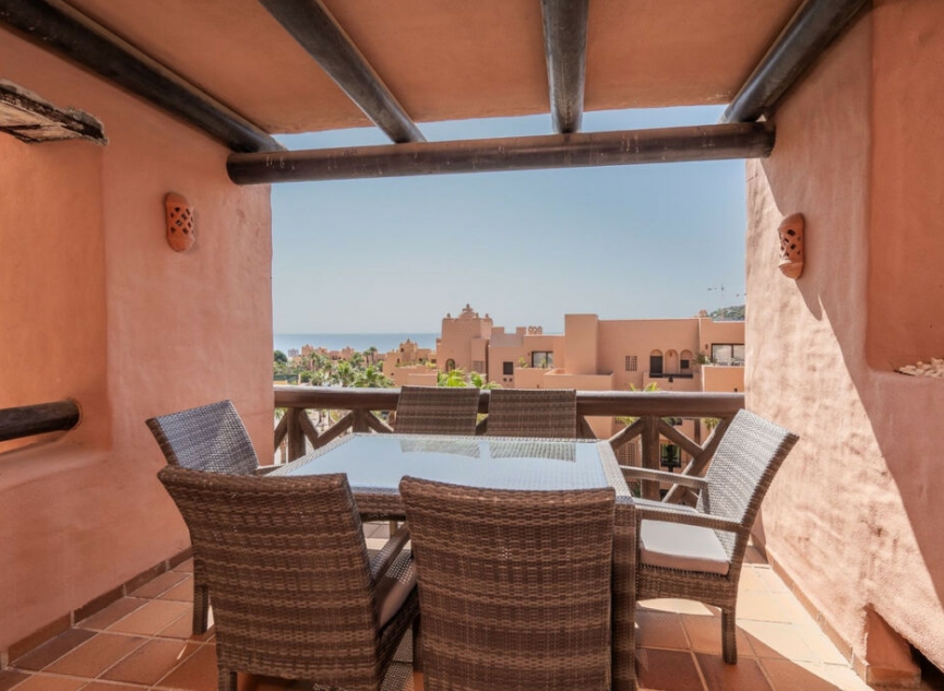 Resale - Apartment -
La Duquesa