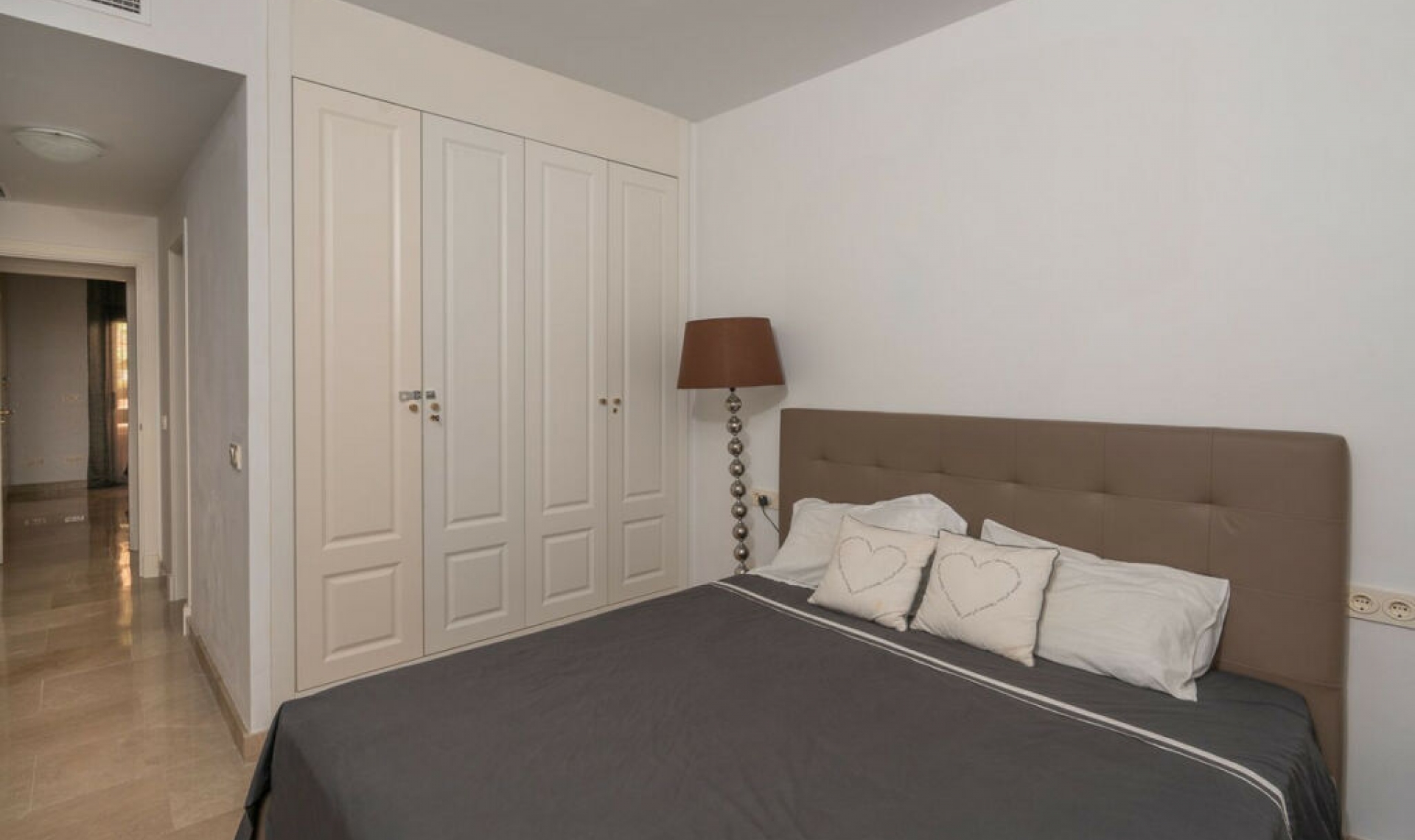 Resale - Apartment -
La Duquesa