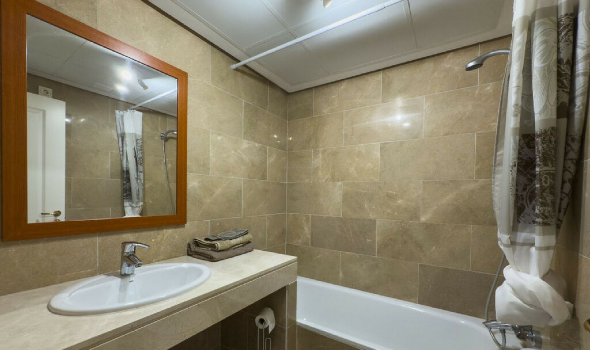 Resale - Apartment -
La Duquesa