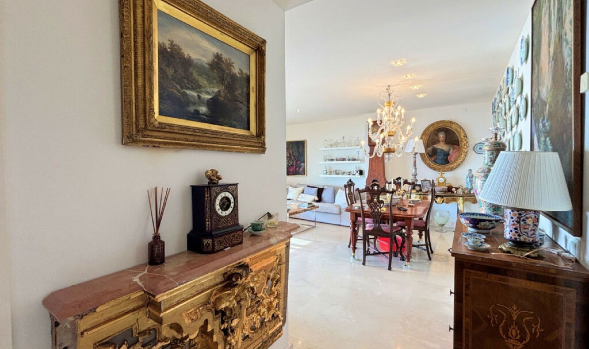 Resale - Apartment -
La Duquesa