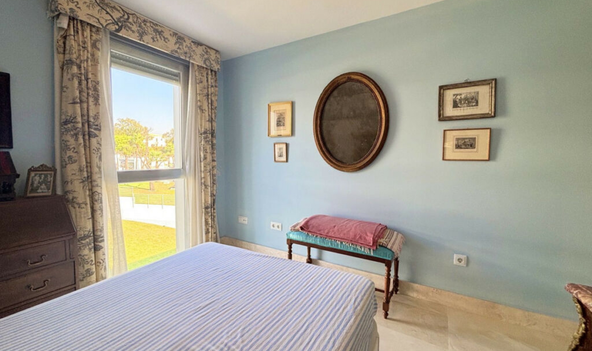 Resale - Apartment -
La Duquesa