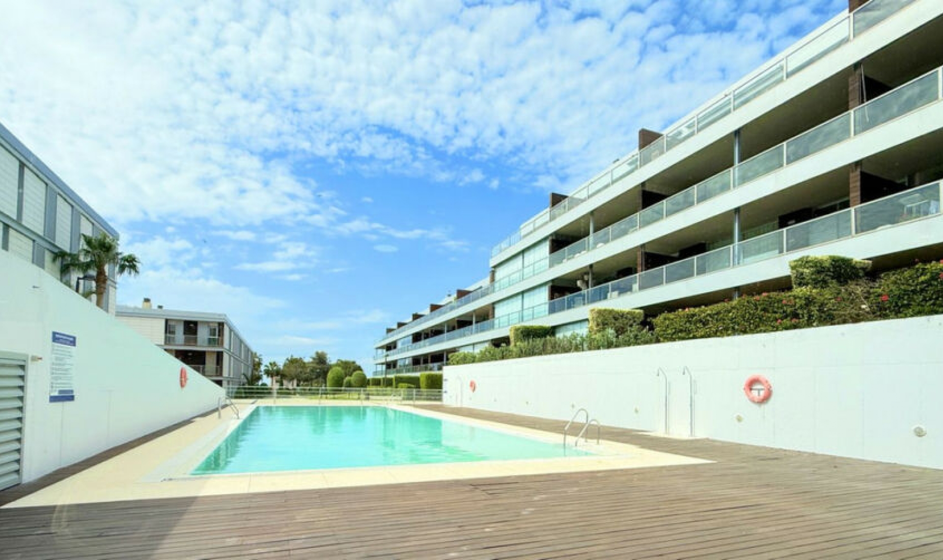 Resale - Apartment -
La Duquesa