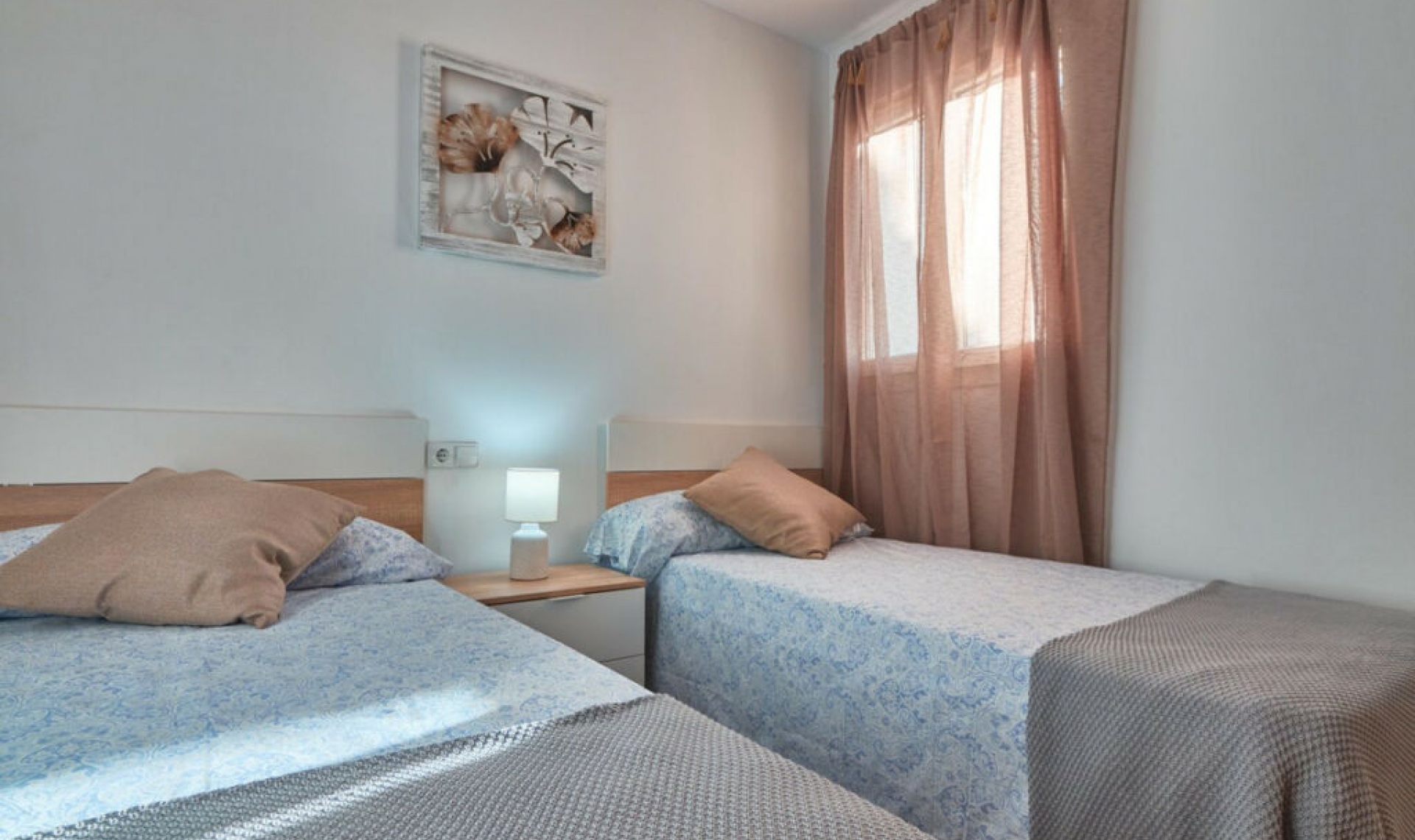 Resale - Apartment -
La Duquesa