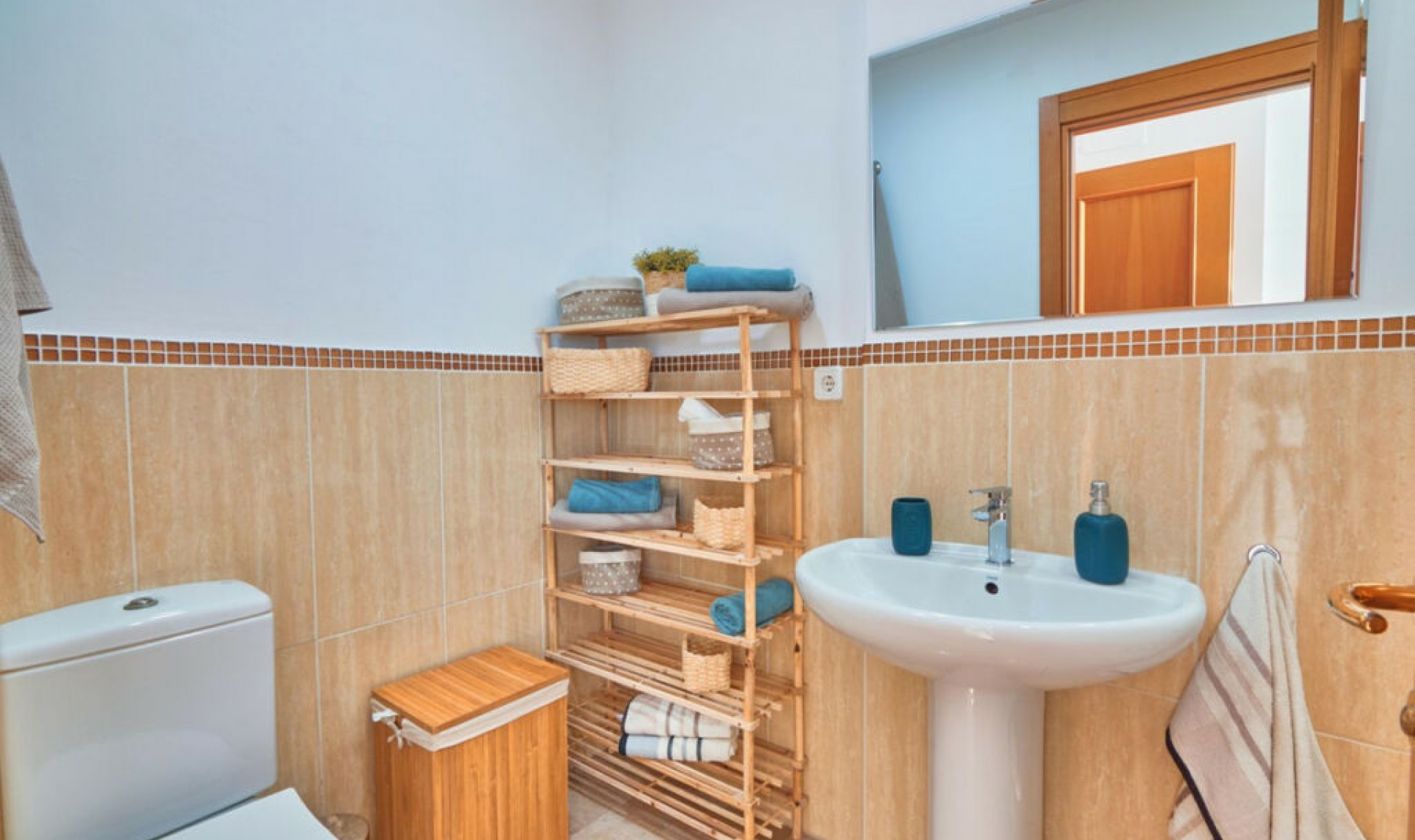 Resale - Apartment -
La Duquesa