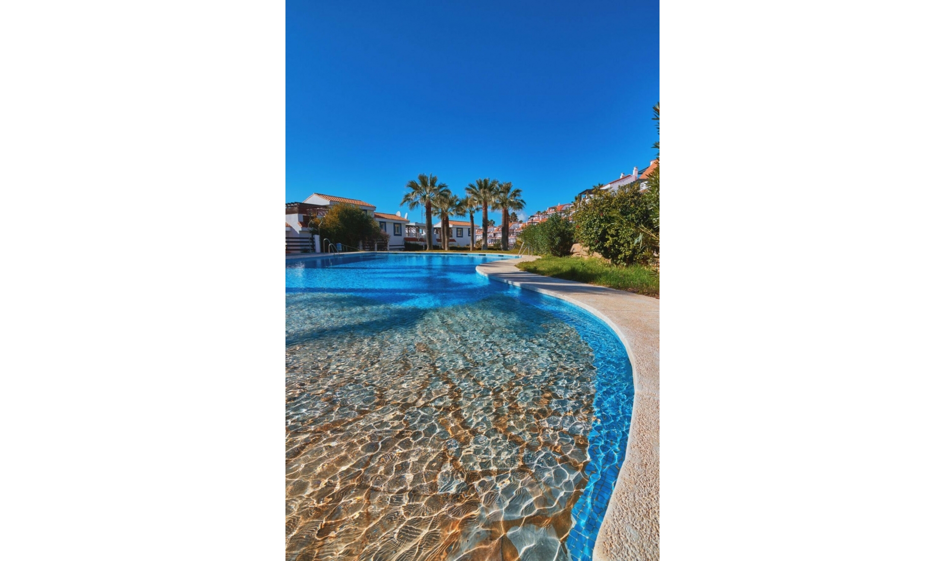 Resale - Apartment -
La Duquesa