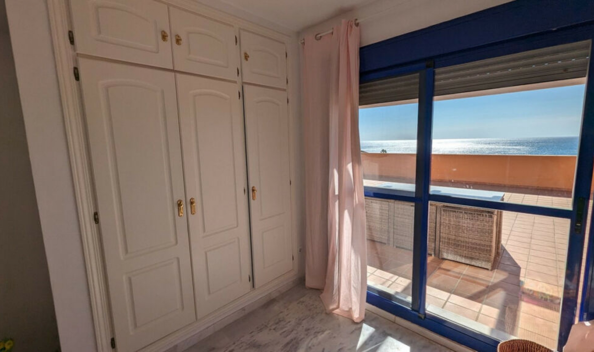 Resale - Apartment -
La Duquesa