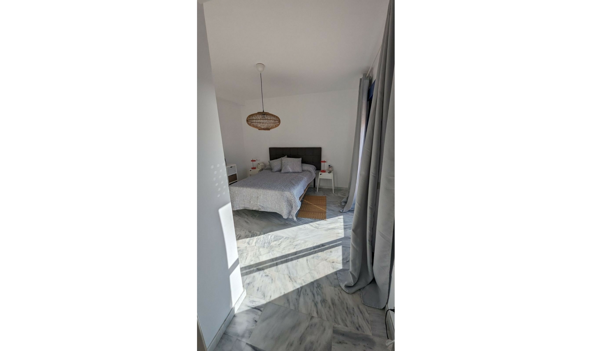 Resale - Apartment -
La Duquesa