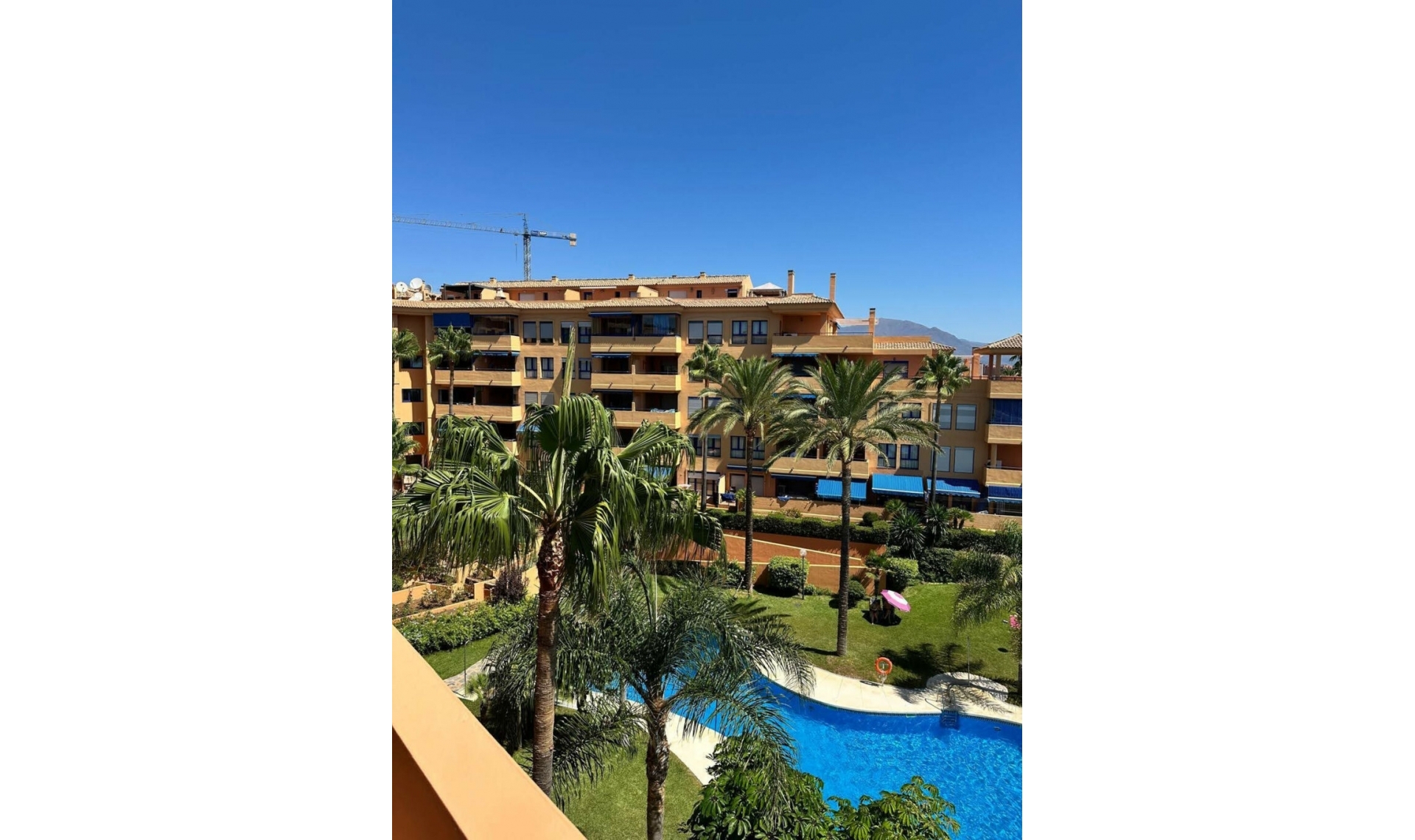 Resale - Apartment -
La Duquesa