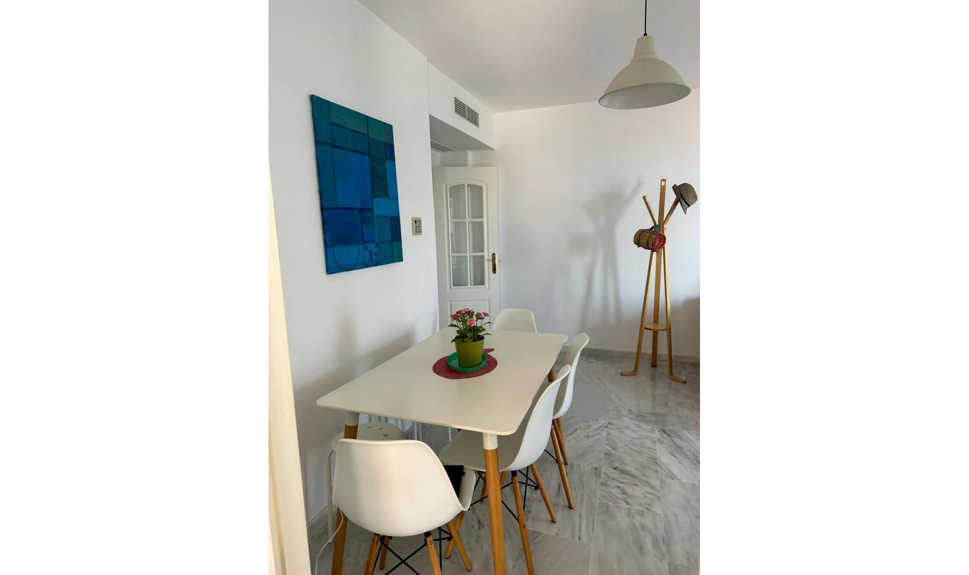 Resale - Apartment -
La Duquesa