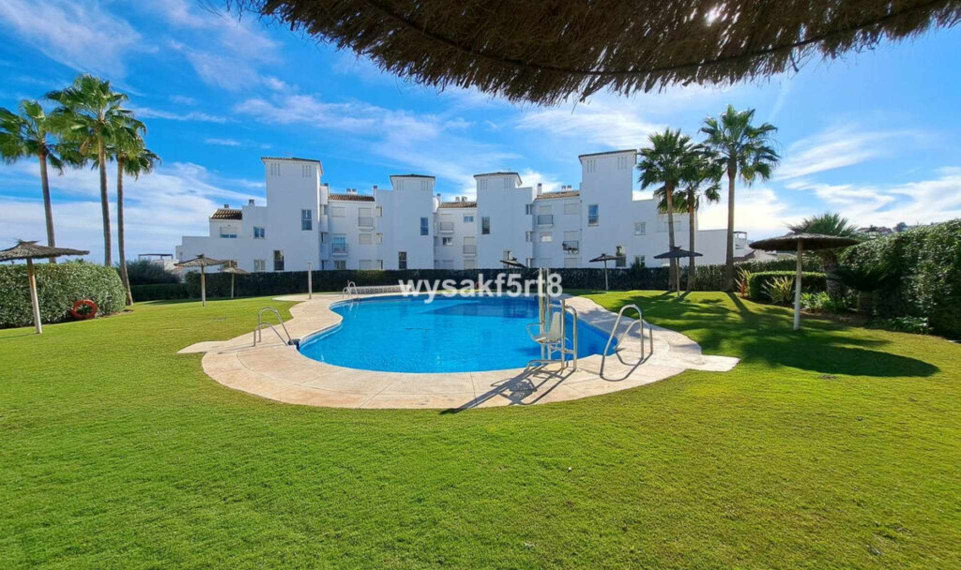 Resale - Apartment -
La Duquesa