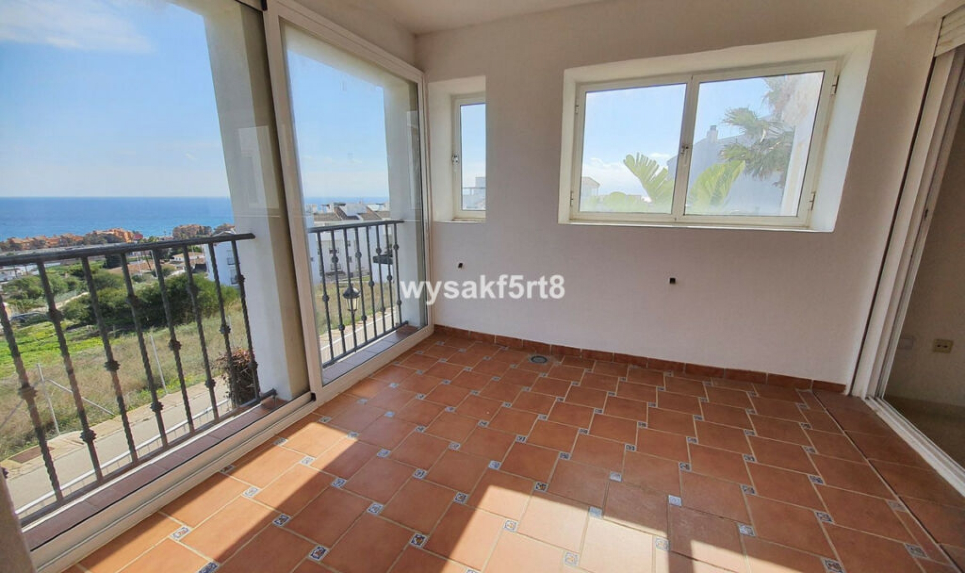 Resale - Apartment -
La Duquesa