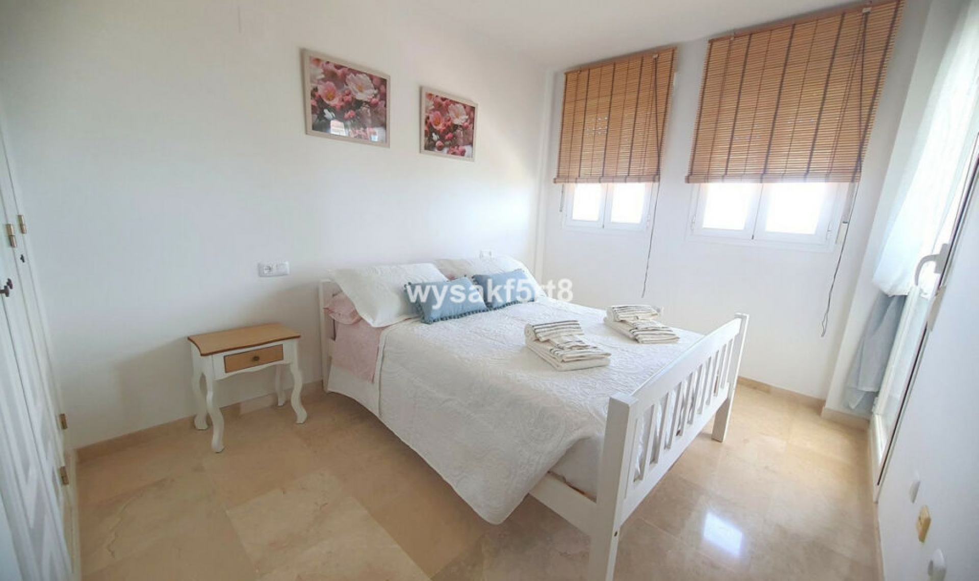 Resale - Apartment -
La Duquesa