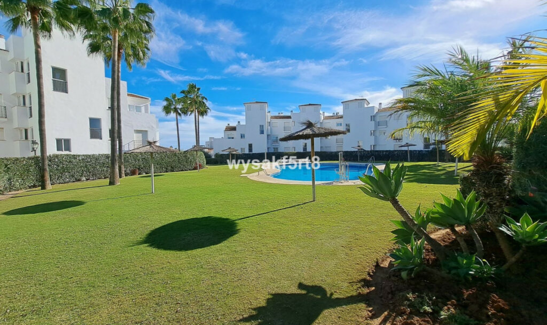 Resale - Apartment -
La Duquesa