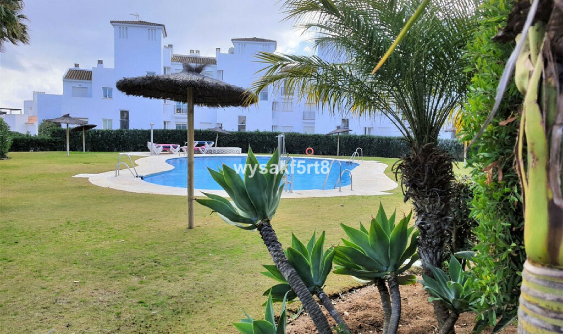 Resale - Apartment -
La Duquesa