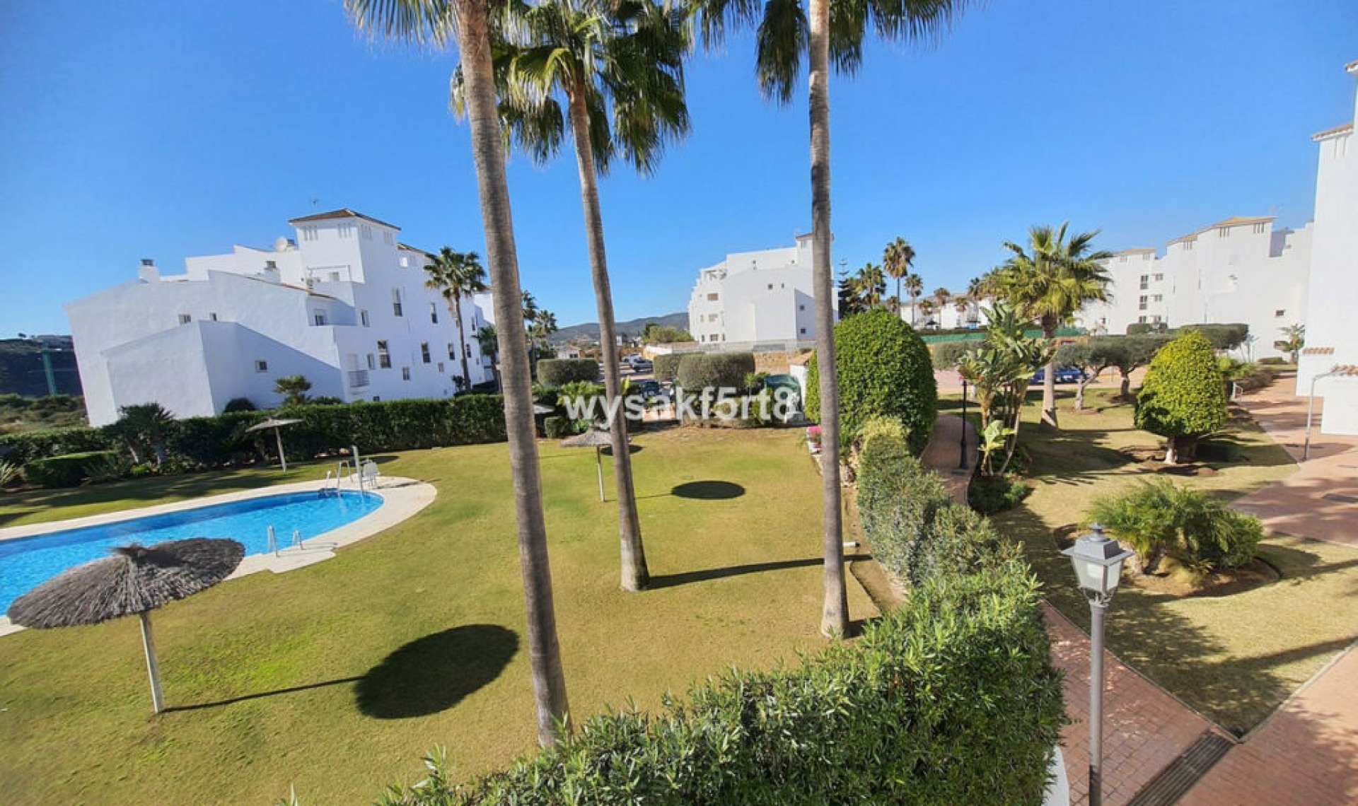 Resale - Apartment -
La Duquesa