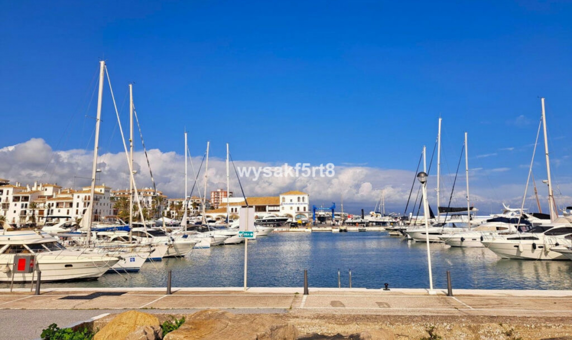 Resale - Apartment -
La Duquesa