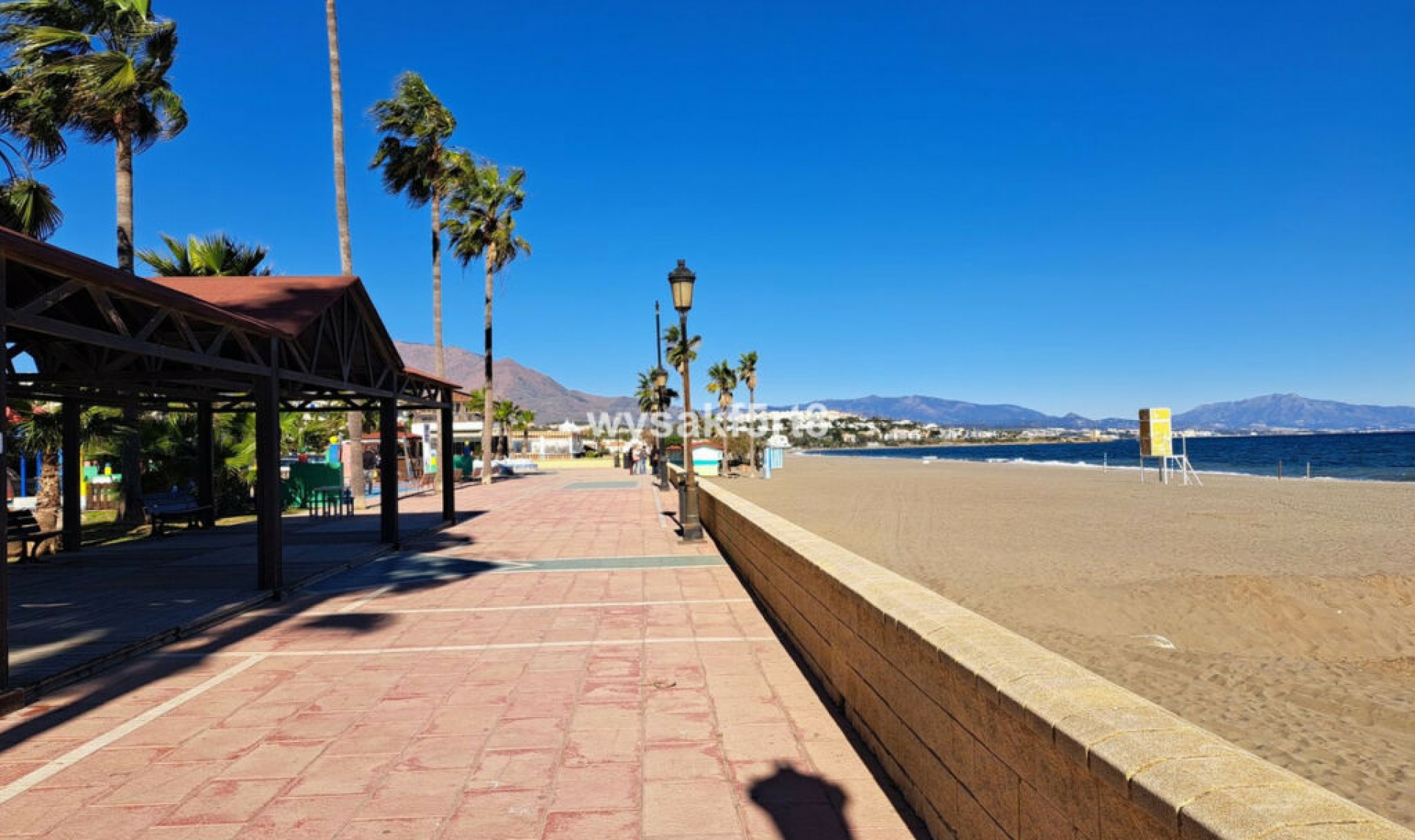 Resale - Apartment -
La Duquesa