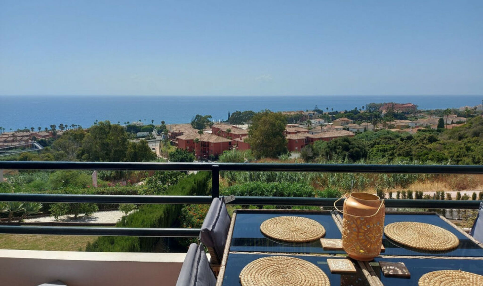 Resale - Apartment -
La Duquesa