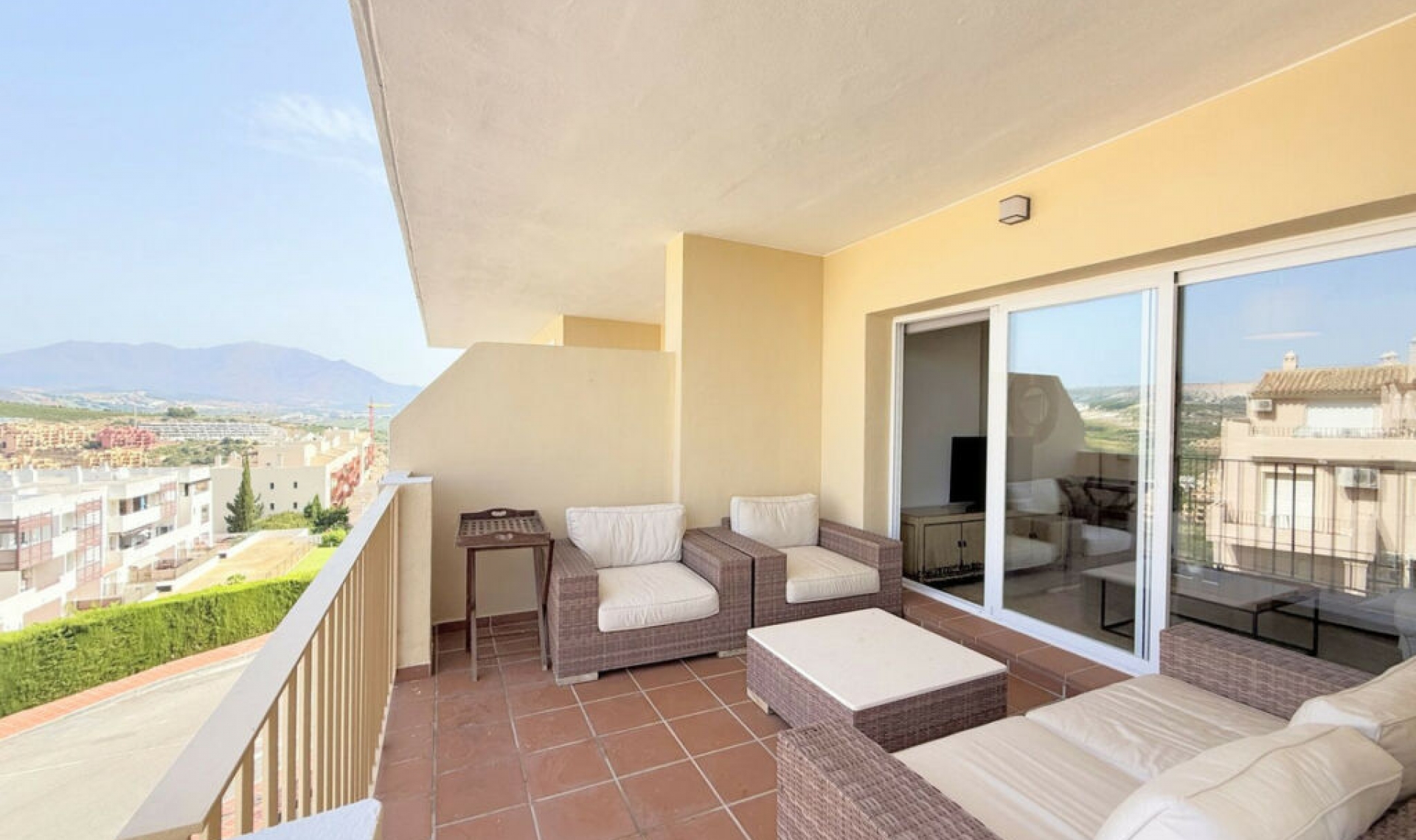 Resale - Apartment -
La Duquesa