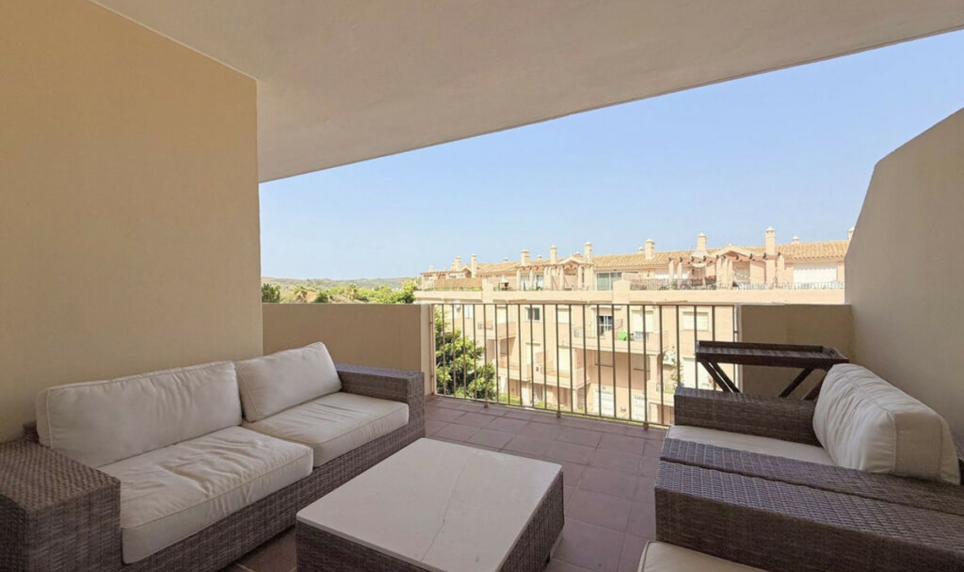 Resale - Apartment -
La Duquesa