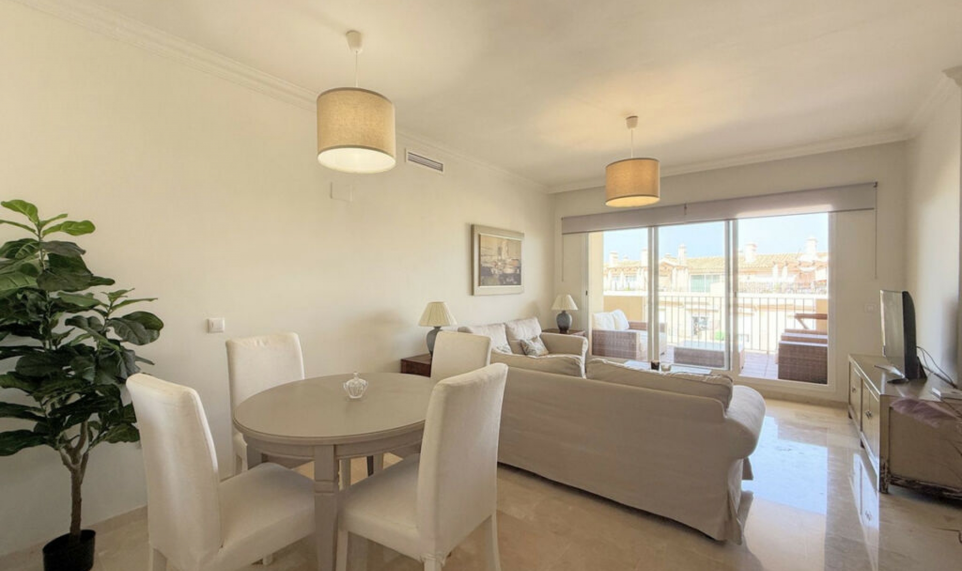 Resale - Apartment -
La Duquesa