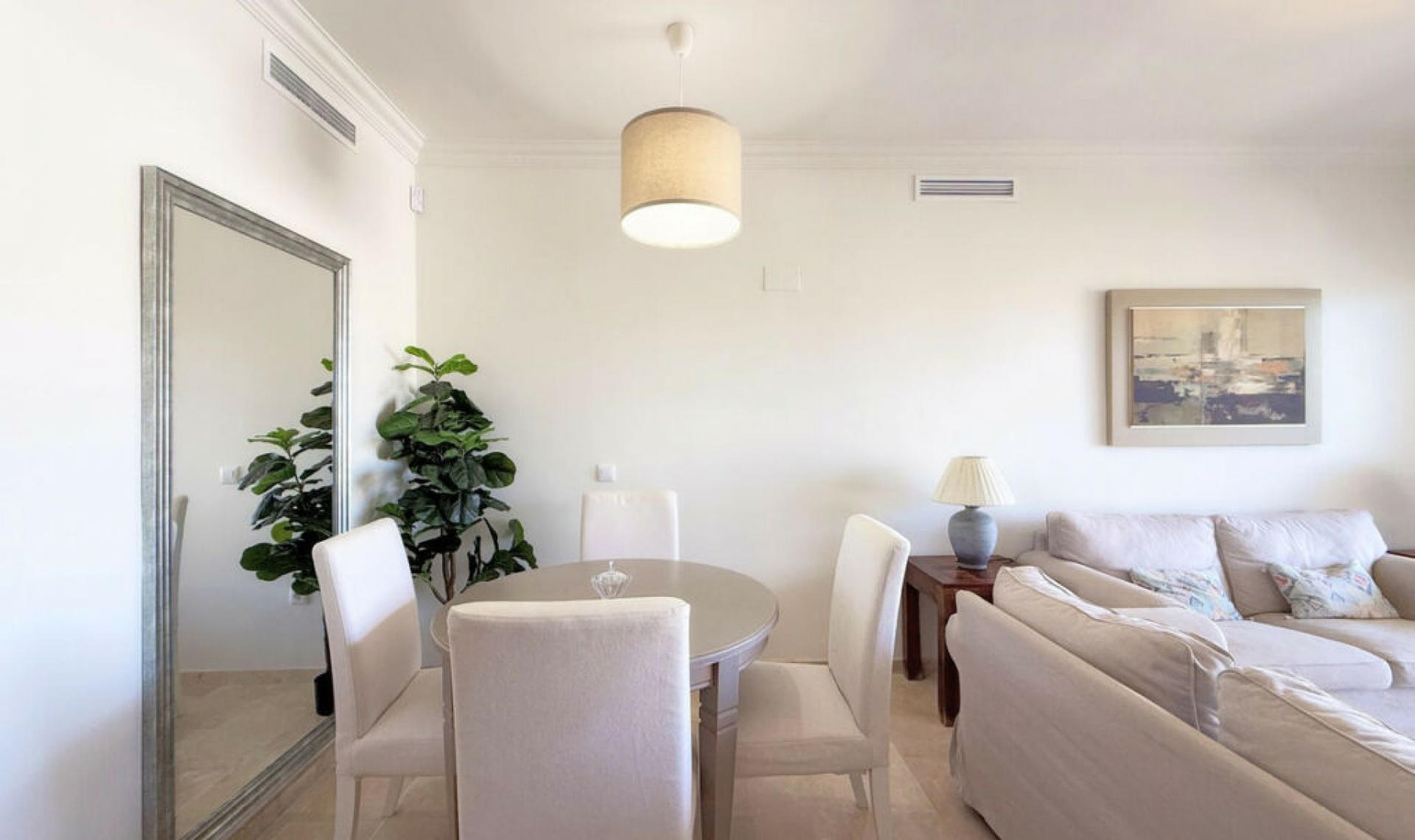 Resale - Apartment -
La Duquesa