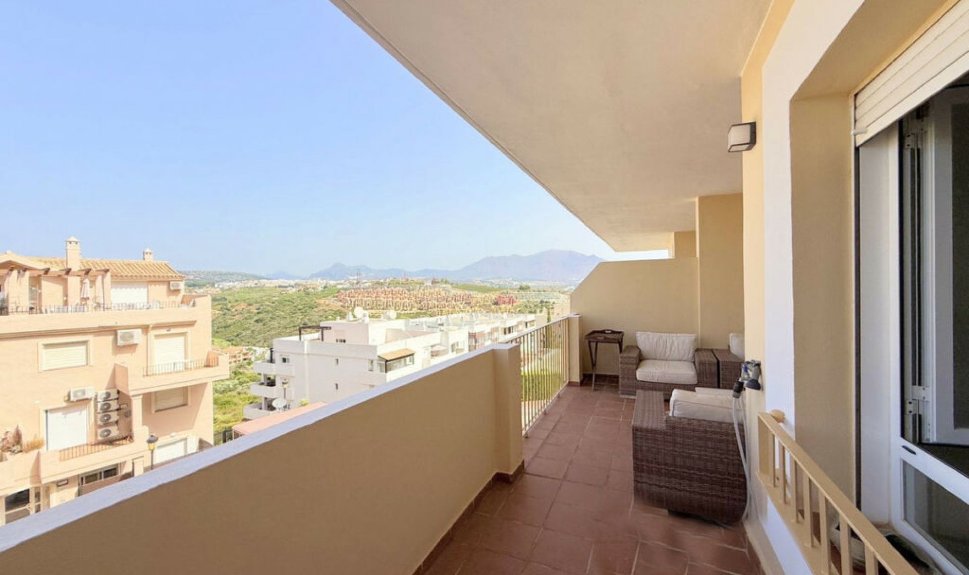 Resale - Apartment -
La Duquesa